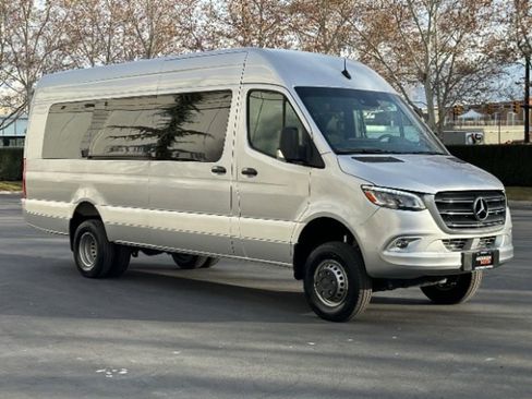 Used 2023 Mercedes-Benz Sprinter 3500 w/ Parking Package image 7