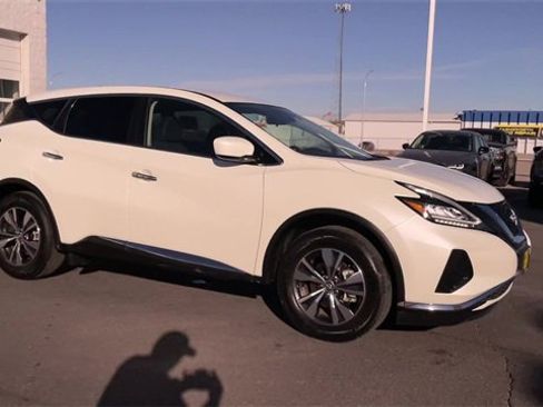 Used 2023 Nissan Murano S image 3