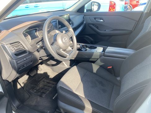 Used 2023 Nissan Rogue SV FWD image 10