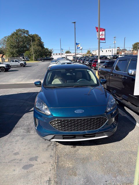 Used 2020 Ford Escape SE FWD image 3