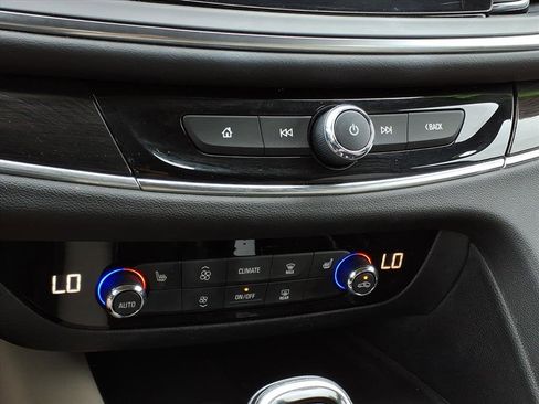 Used 2020 Buick Enclave Essence FWD image 11