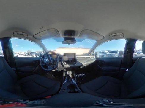 Used 2025 Toyota Corolla LE image 41