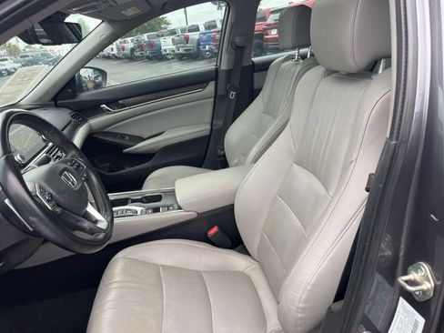 Used 2020 Honda Accord Touring image 8