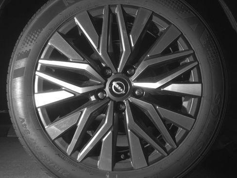 Used 2025 Nissan Altima 2.5 SV FWD image 15