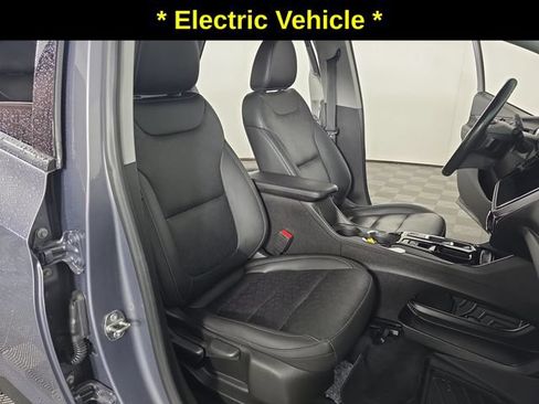 Certified 2023 Chevrolet Bolt LT FWD image 29