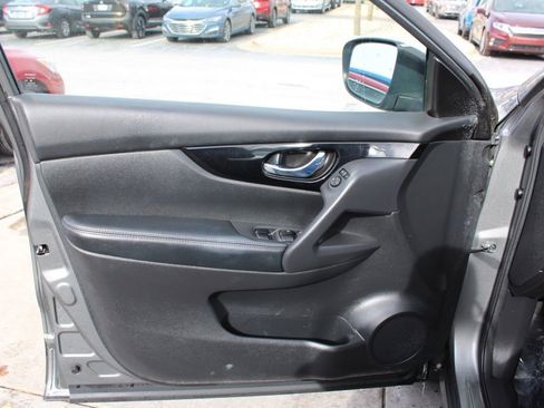 Used 2018 Nissan Rogue Sport SV image 19