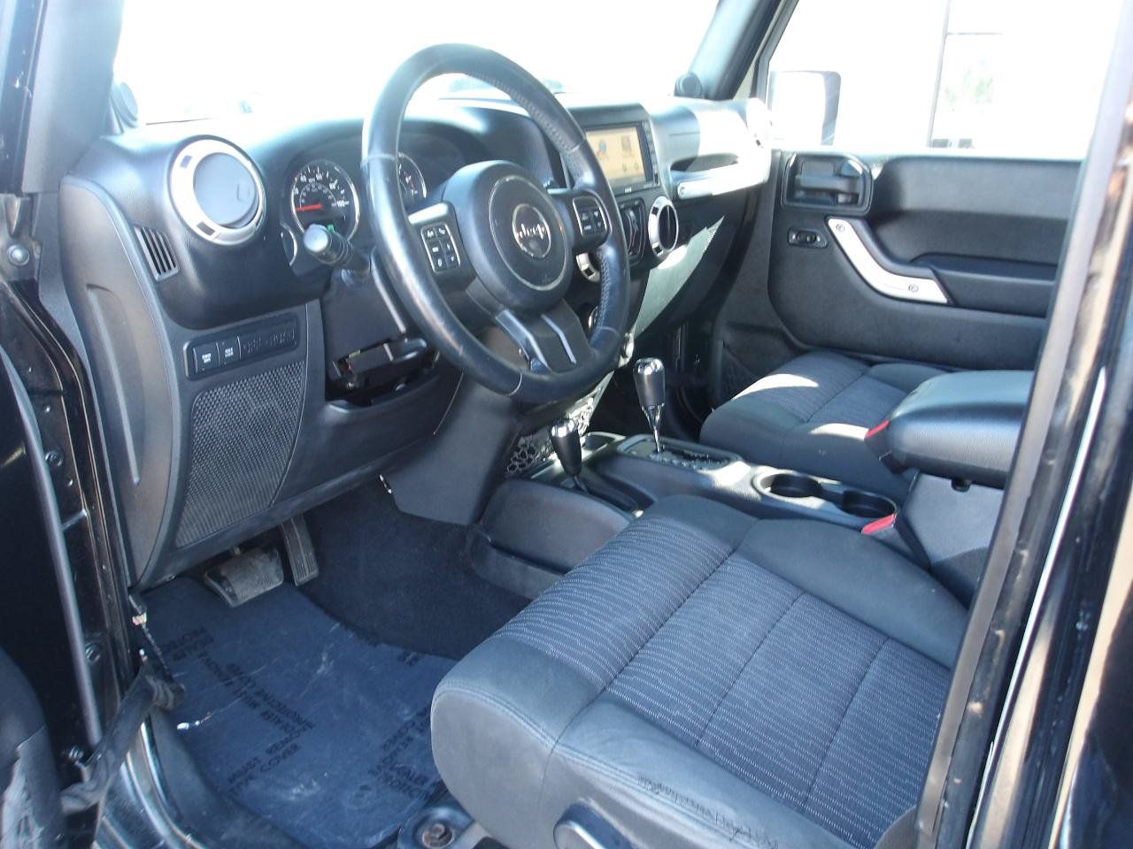 Used 2011 Jeep Wrangler Unlimited Rubicon w/ Dual Top Group AWD/4WD image 9