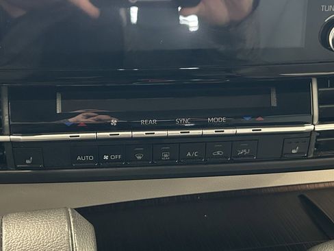 Used 2022 Toyota Sienna XLE image 28