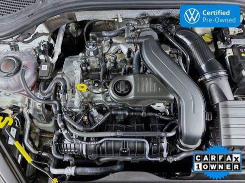 Certified 2024 Volkswagen Jetta SE w/ Panoramic Sunroof Package image 30