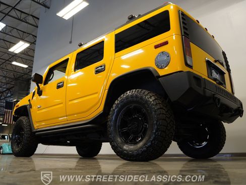 Used 2004 HUMMER H2 w/ Preferred Equipment Group AWD/4WD image 25