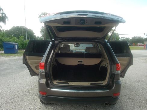 Used 2017 Jeep Grand Cherokee Limited RWD image 25