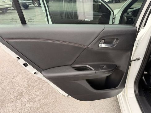 Used 2017 Honda Accord Sport Special Edition image 15