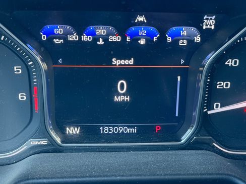 Used 2021 GMC Yukon SLT AWD/4WD image 12