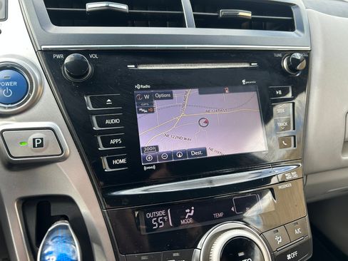 Used 2016 Toyota Prius V Four image 19