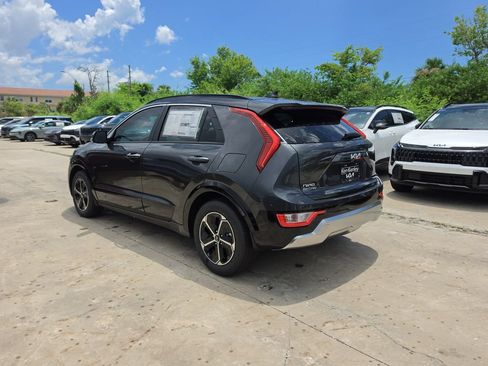New 2026 Kia Niro FWD image 6