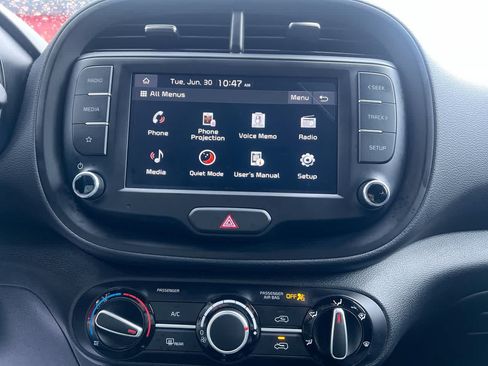 Certified 2025 Kia Soul LX w/ LX Technology Package FWD image 18