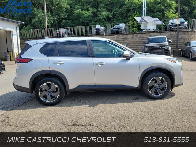 Used 2024 Nissan Rogue SV AWD/4WD image 6