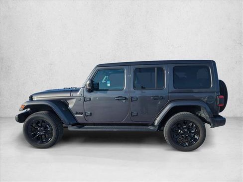 Used 2021 Jeep Wrangler Unlimited Sahara AWD/4WD image 7