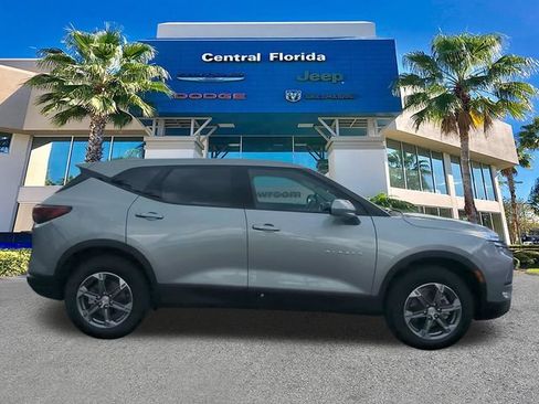 Used 2025 Chevrolet Blazer LT AWD/4WD image 4