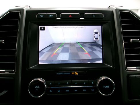 Used 2019 Ford Expedition Max XLT w/ Equipment Group 202A image 5