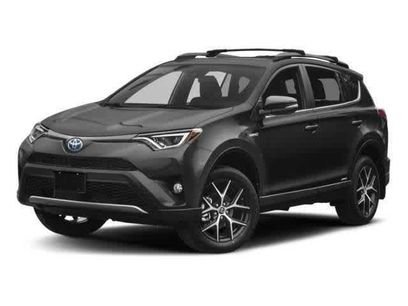 Used 2018 Toyota RAV4 SE