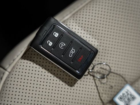 New 2025 Jeep Grand Cherokee Limited w/ Luxury Tech Group II image 45