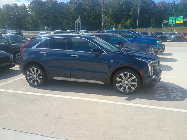 Used 2019 Cadillac XT4 Premium Luxury w/ Driver Assist Package AWD/4WD image 4