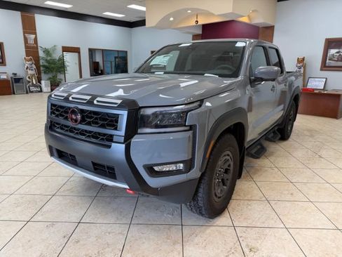 Used 2026 Nissan Frontier Pro-X w/ Pro-X Convenience Package RWD image 3