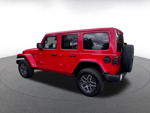 Used 2025 Jeep Wrangler Unlimited Sahara AWD/4WD image 10