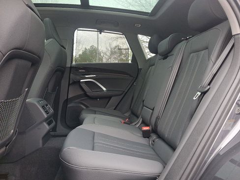 Used 2025 Audi Q5 Premium Plus AWD/4WD image 10