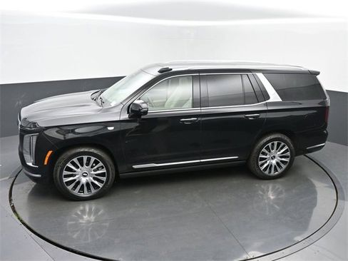 Certified 2025 Cadillac Escalade Premium Luxury Platinum w/ LPO, Floor Liner Package image 41