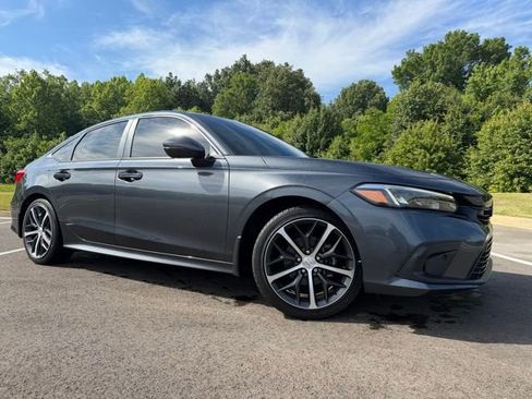 Used 2024 Honda Civic Touring image 2