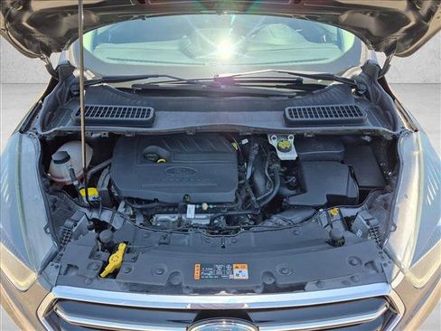 Used 2017 Ford Escape SE w/ Equipment Group 201A FWD image 23