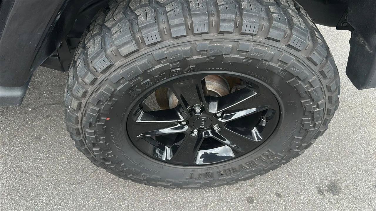 Used 2013 Jeep Wrangler Sahara AWD/4WD image 17