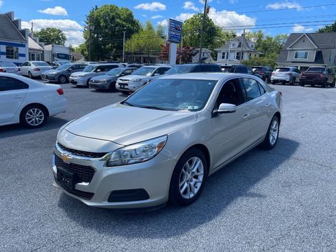 Used 2015 Chevrolet Malibu LT w/ Power Convenience Package FWD image 2