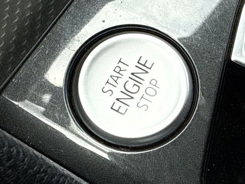 Used 2022 Volkswagen Tiguan S AWD/4WD image 35