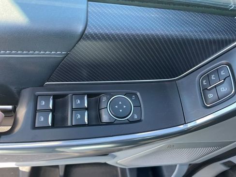 Used 2023 Ford F150 Limited image 16