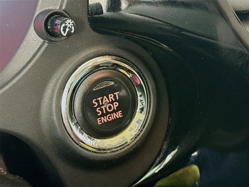 Used 2018 Mitsubishi Outlander SE image 10