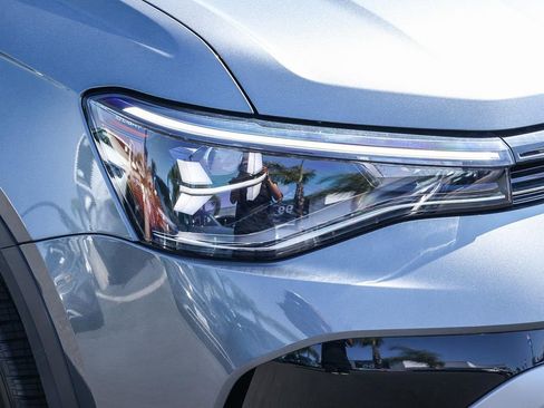 New 2025 Volkswagen Taos SE image 19