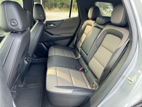 Used 2026 Chevrolet Equinox LT w/ Convenience Package II FWD image 25