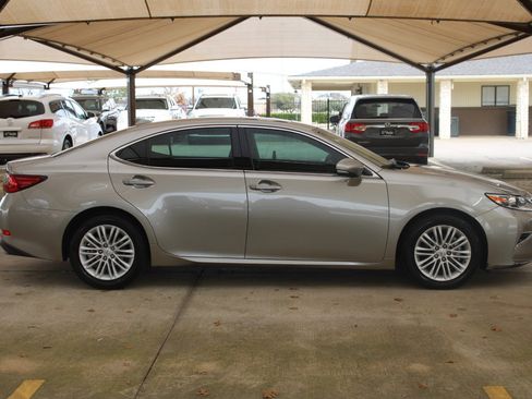 Used 2016 Lexus ES 350 image 10