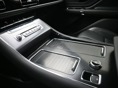 Certified 2025 Lincoln Aviator AWD w/ Jet Appearance Package image 15