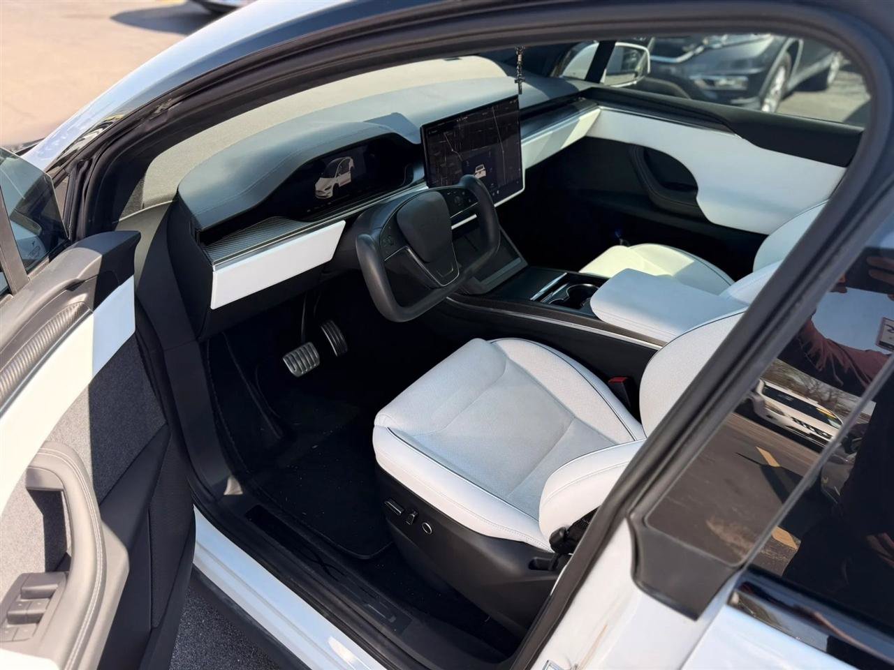 Used 2022 Tesla Model X Plaid AWD/4WD image 21