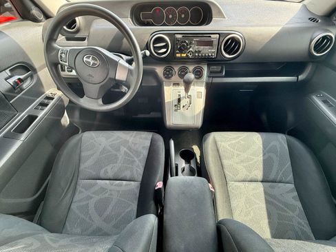Used 2012 Scion xB FWD image 9