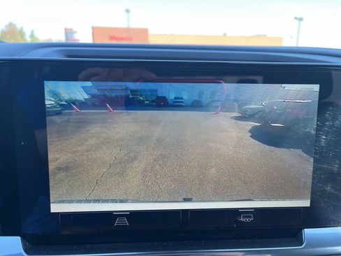 Used 2023 Chevrolet Silverado 1500 LT Trail Boss AWD/4WD image 10