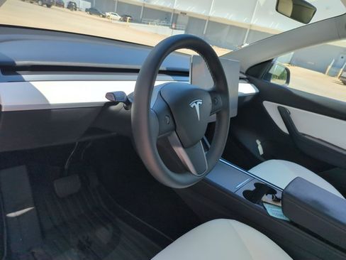 Used 2021 Tesla Model Y Long Range AWD/4WD image 10