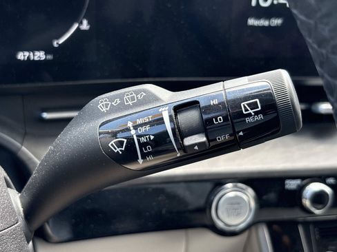 Used 2023 Kia Carnival SX FWD image 21