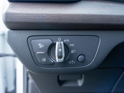 Used 2023 Audi Q5 2.0T Premium w/ Convenience Package image 16