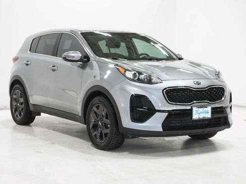 Used 2022 Kia Sportage LX w/ LX FWD Value Edition Package image 4
