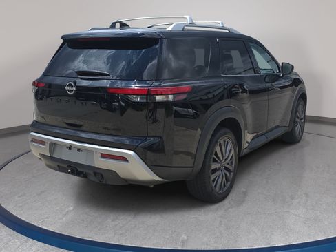 Used 2023 Nissan Pathfinder SL w/ SL Premium Package AWD/4WD image 6